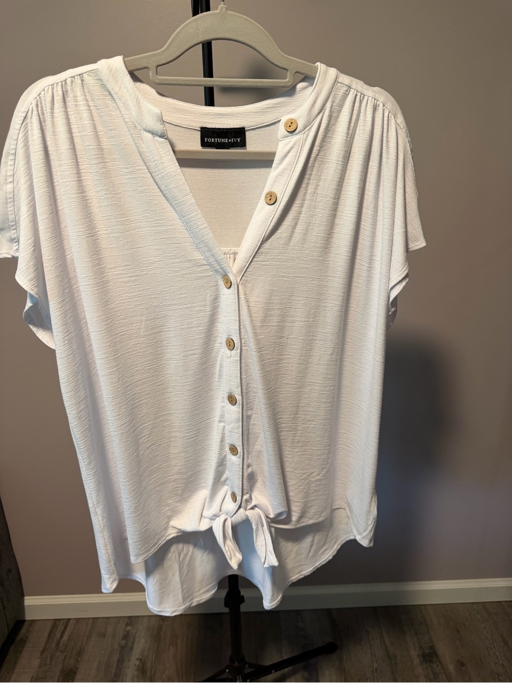 Fortune + Ivy White Button-Front Tie-Hem Women's Top